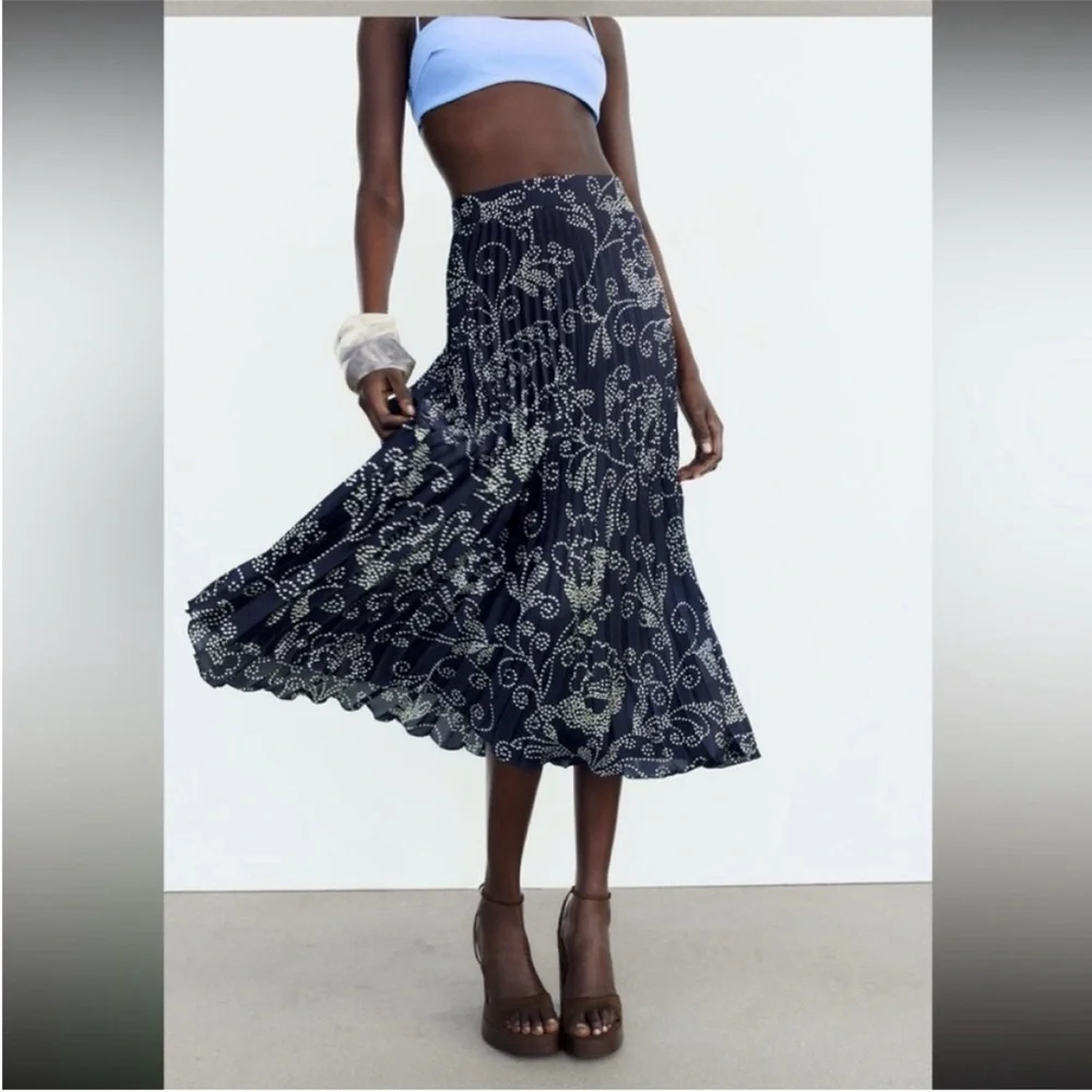 Zara, Navy/white, Printed pleated midi skirt, Medium
